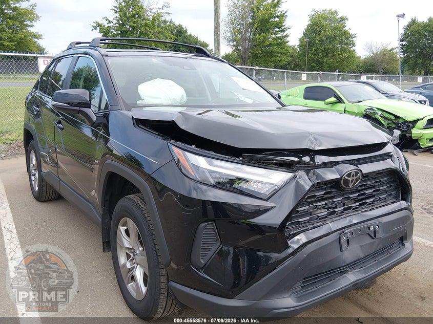 2025 TOYOTA RAV4 XLE