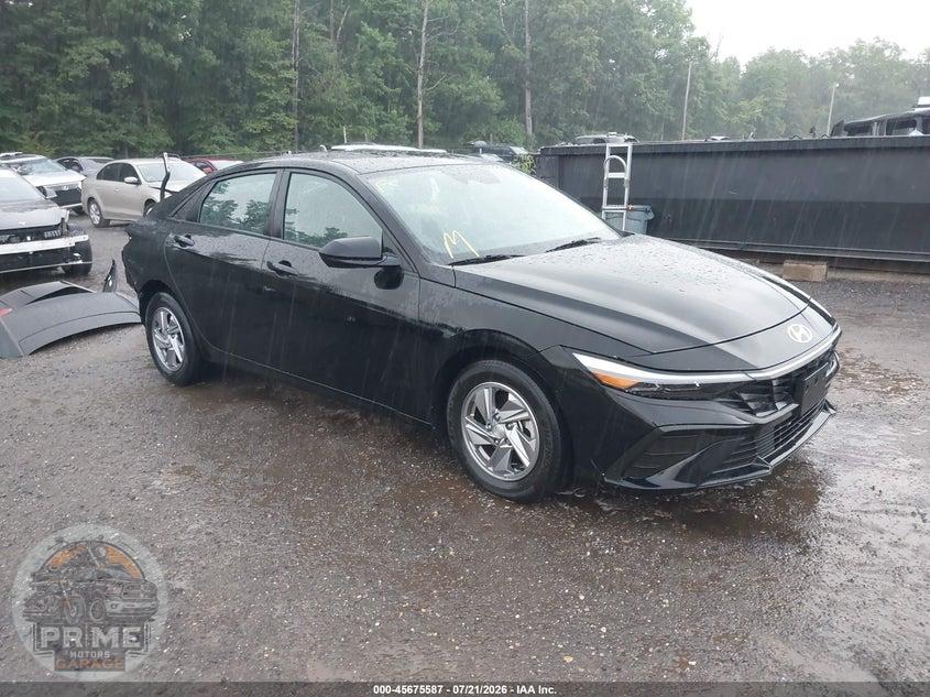 2024 HYUNDAI ELANTRA SE