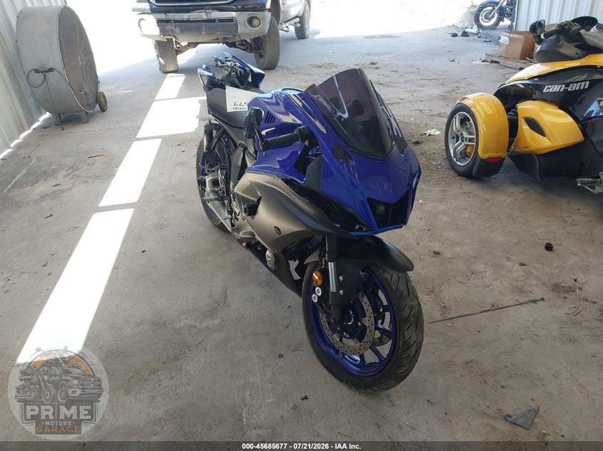 2022 YAMAHA YZFR7
