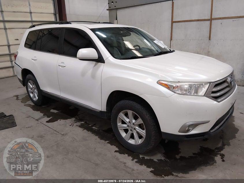 2013 TOYOTA HIGHLANDER SE V6