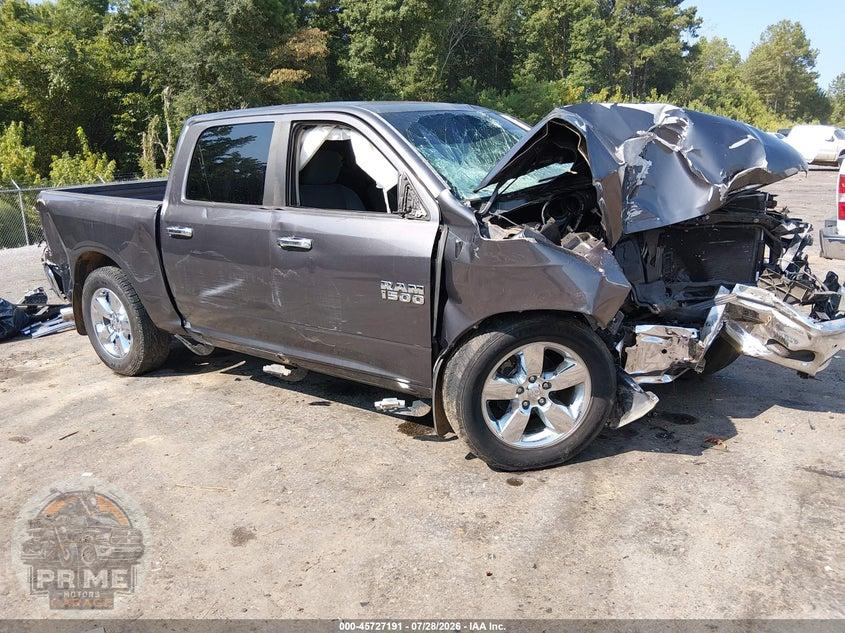 2016 RAM 1500 SLT