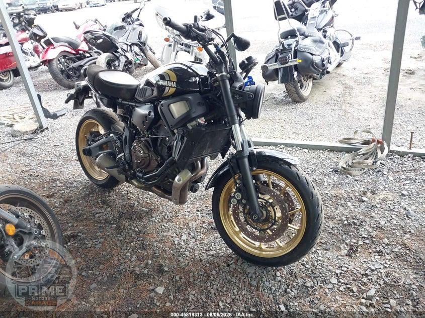 2025 YAMAHA MTM690