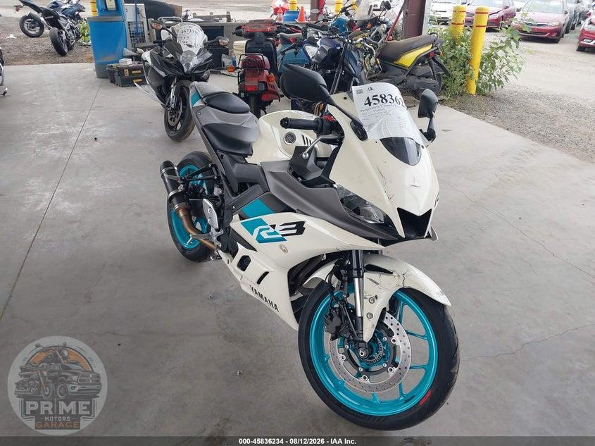 2024 YAMAHA YZFR3 A