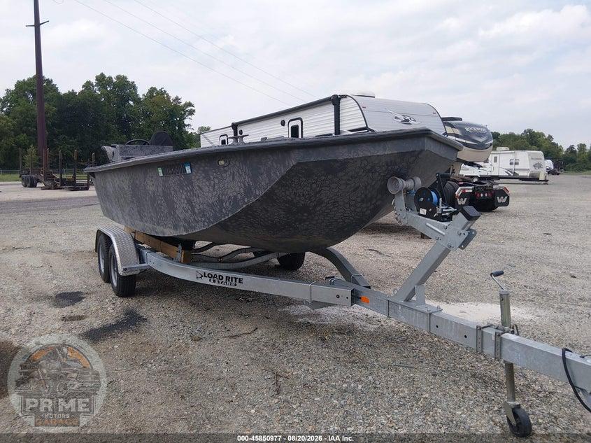2018 DUCK WATER BACK BAY 20 BOAT AND TRAILER