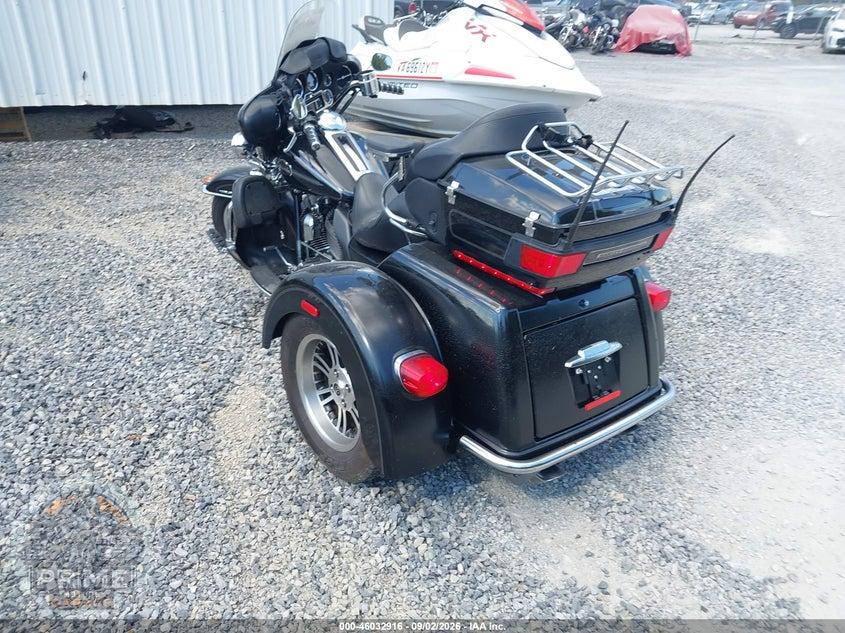 2012 HARLEY-DAVIDSON FLHTCUTG (TRI GLIDE ULTRA CLASSIC) TRI GLIDE ULTRA CLASSIC — фото 3