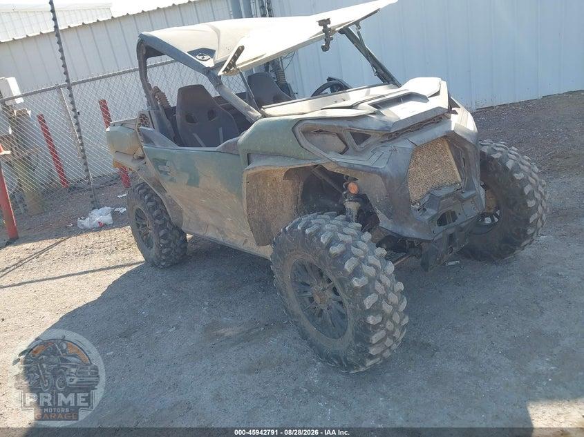 2023 CAN-AM COMMANDER DPS 700