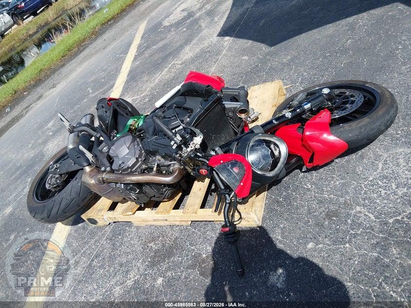 2022 DUCATI MONSTER