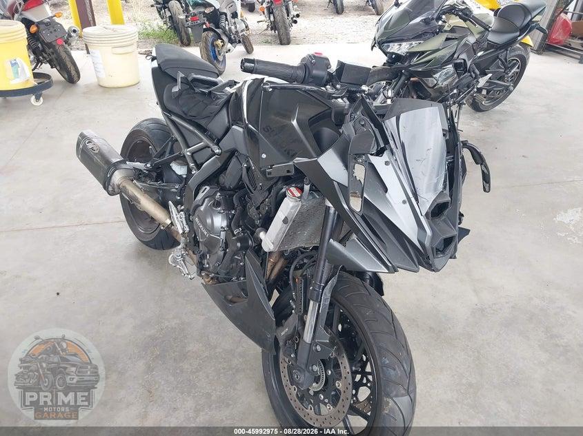 2025 SUZUKI GSX800 F