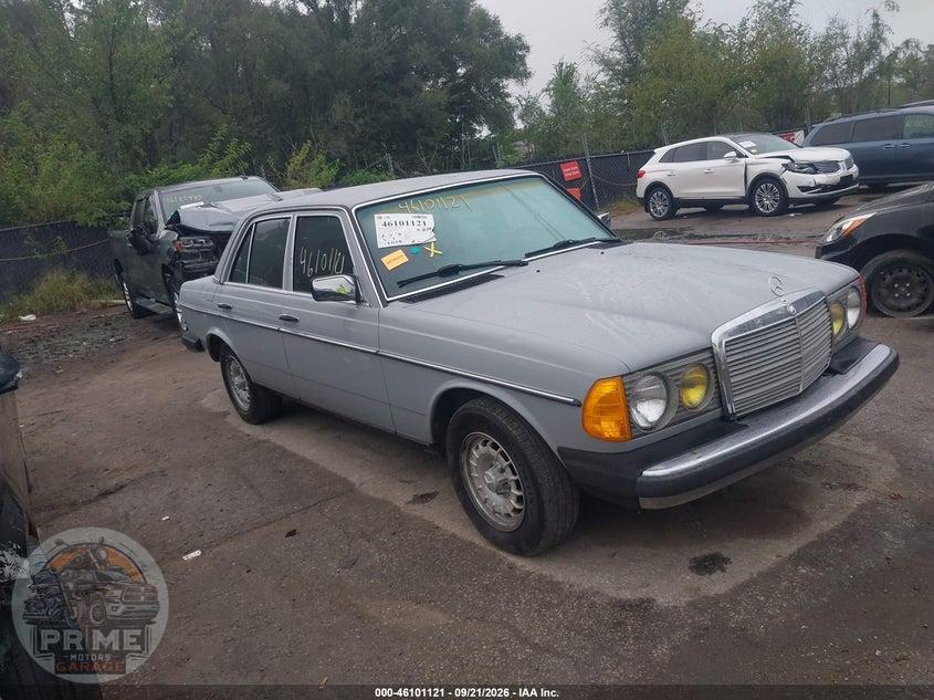 1983 MERCEDES-BENZ 300 DT