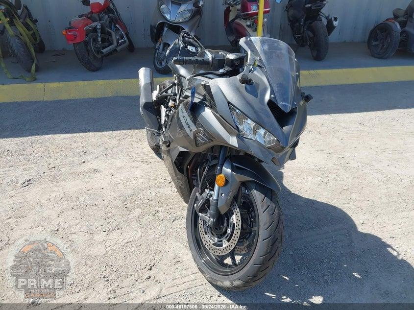 2026 KAWASAKI ZX400 S