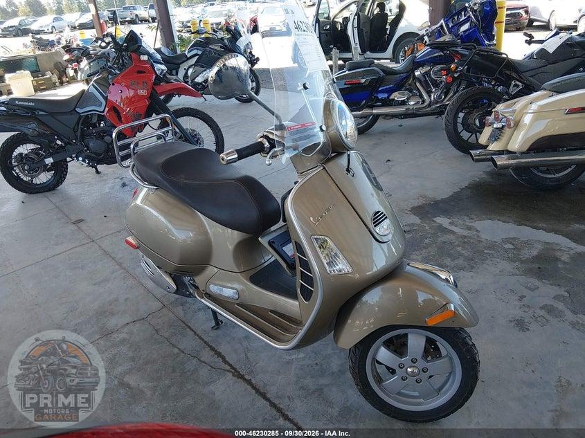 2013 VESPA GTS 300 SUPER