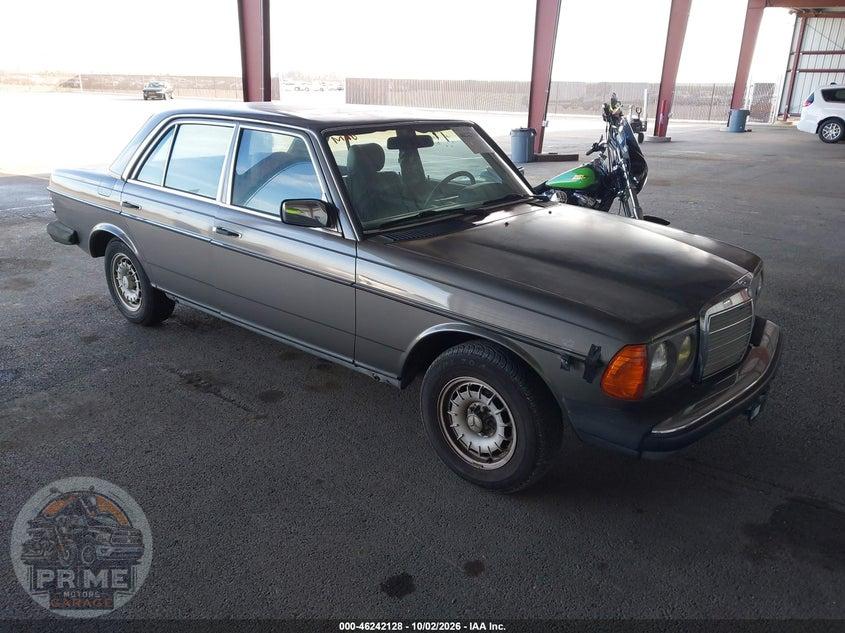 1984 MERCEDES-BENZ 300 DT