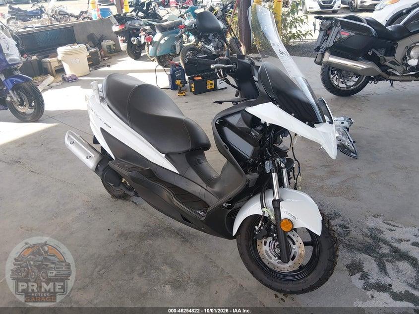 2020 SUZUKI UH200