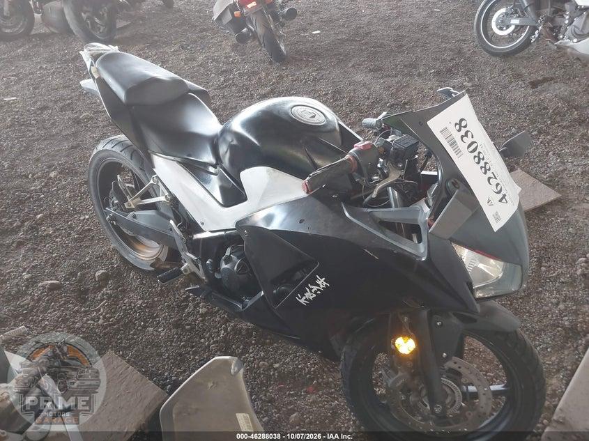 2015 HONDA CBR300 RA