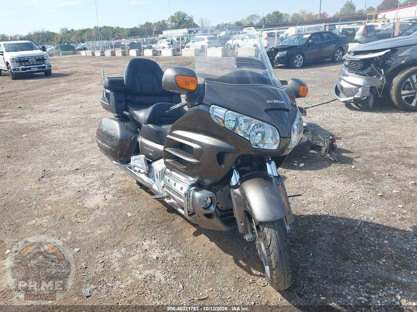 2010 HONDA GL1800