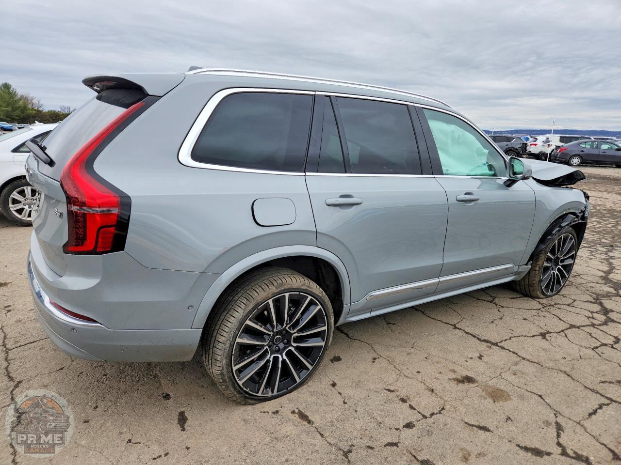 2025 VOLVO XC90 — фото 3