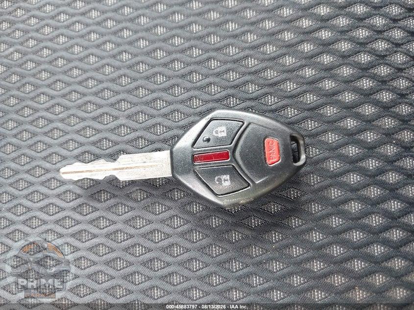 2016 MITSUBISHI OUTLANDER ES — фото 11