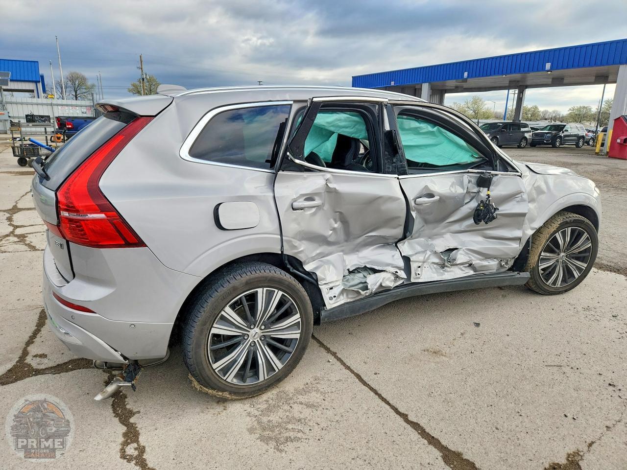 2022 VOLVO XC60 — фото 3