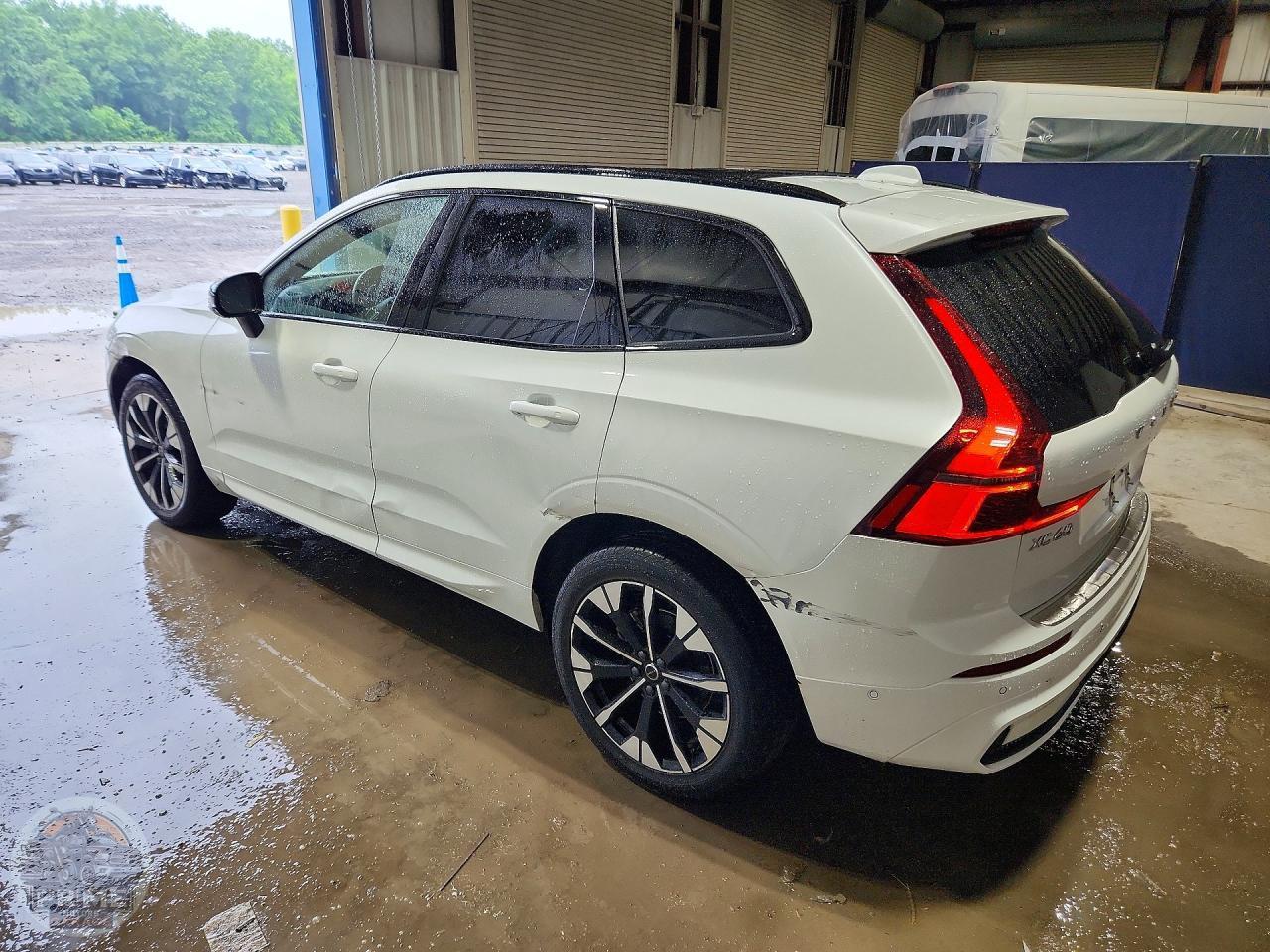 2026 VOLVO XC60 — фото 2