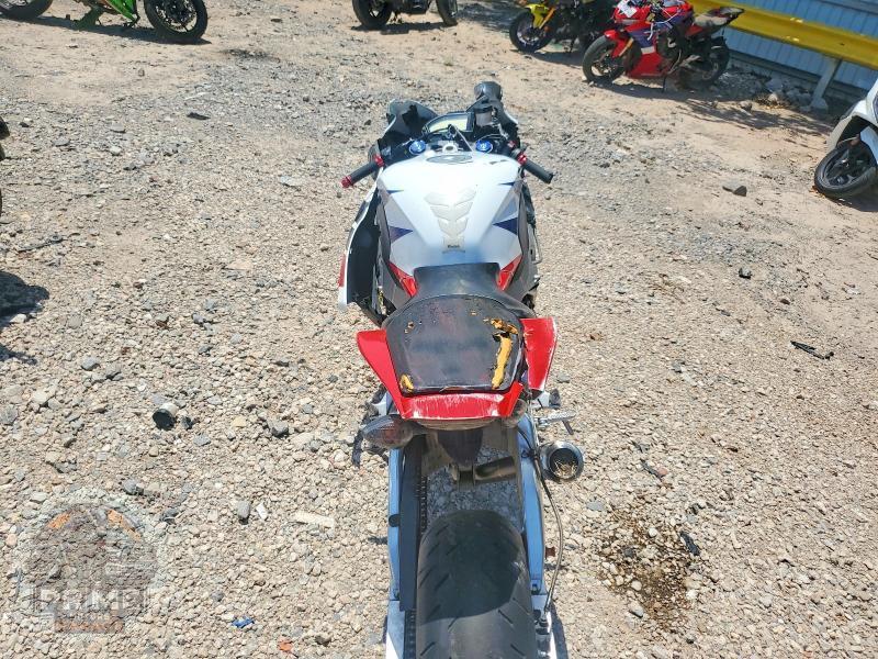 2013 HONDA CBR1000 — фото 6