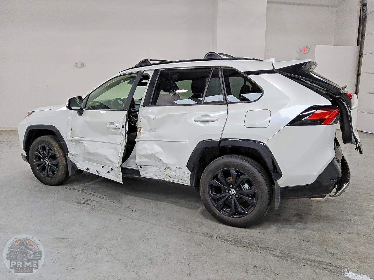 2025 TOYOTA RAV4 — фото 2