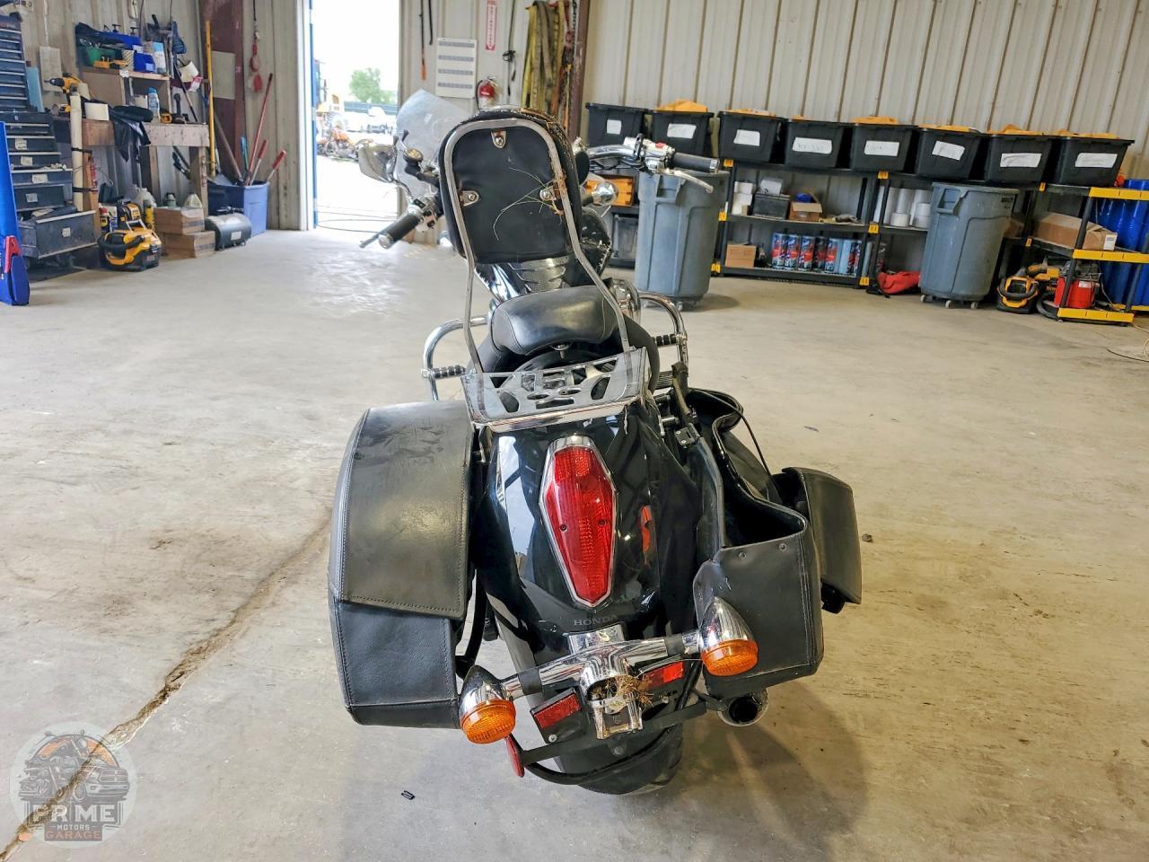 2015 HONDA VT1300 — фото 8