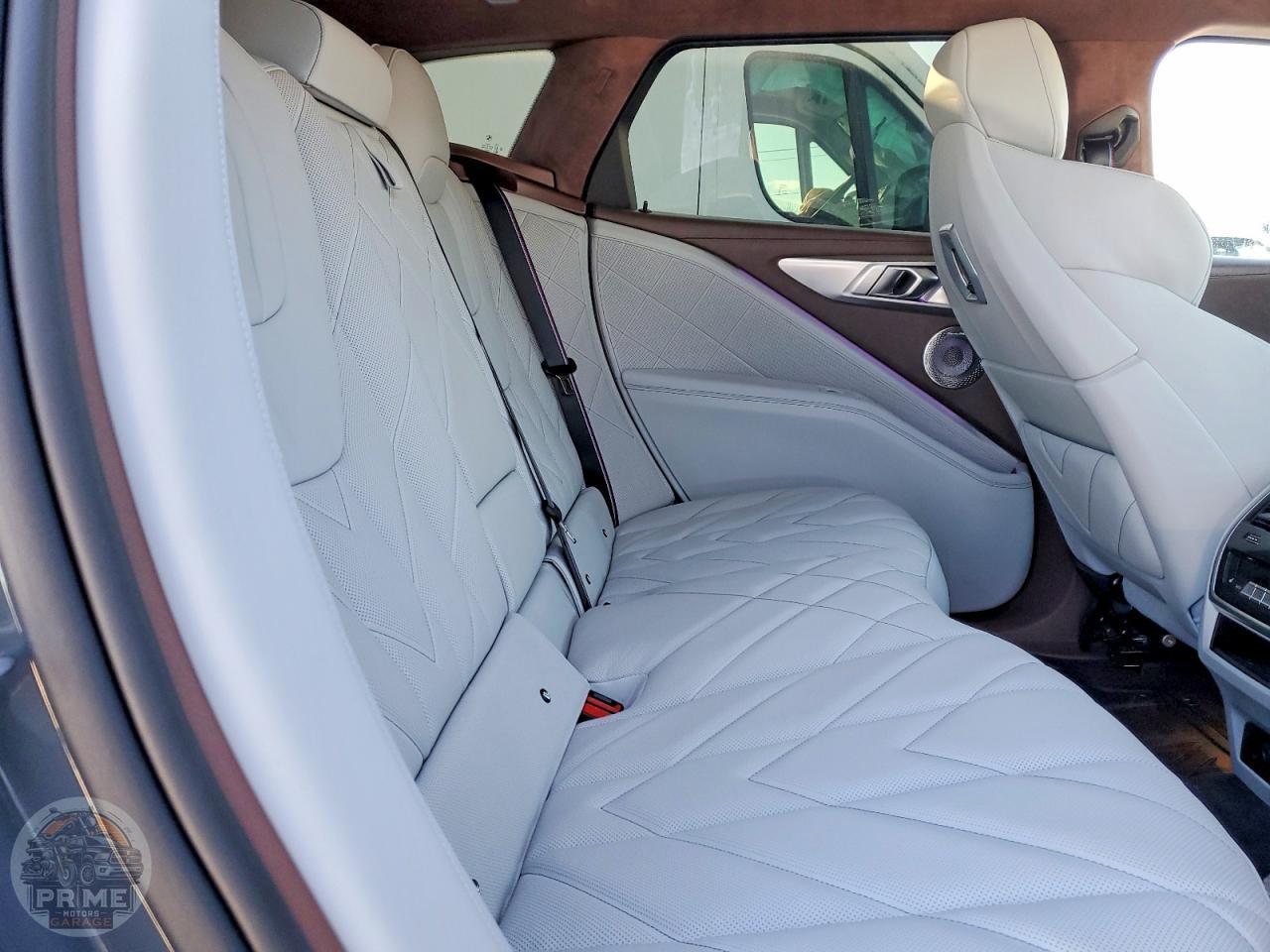 2025 BMW XM — фото 11