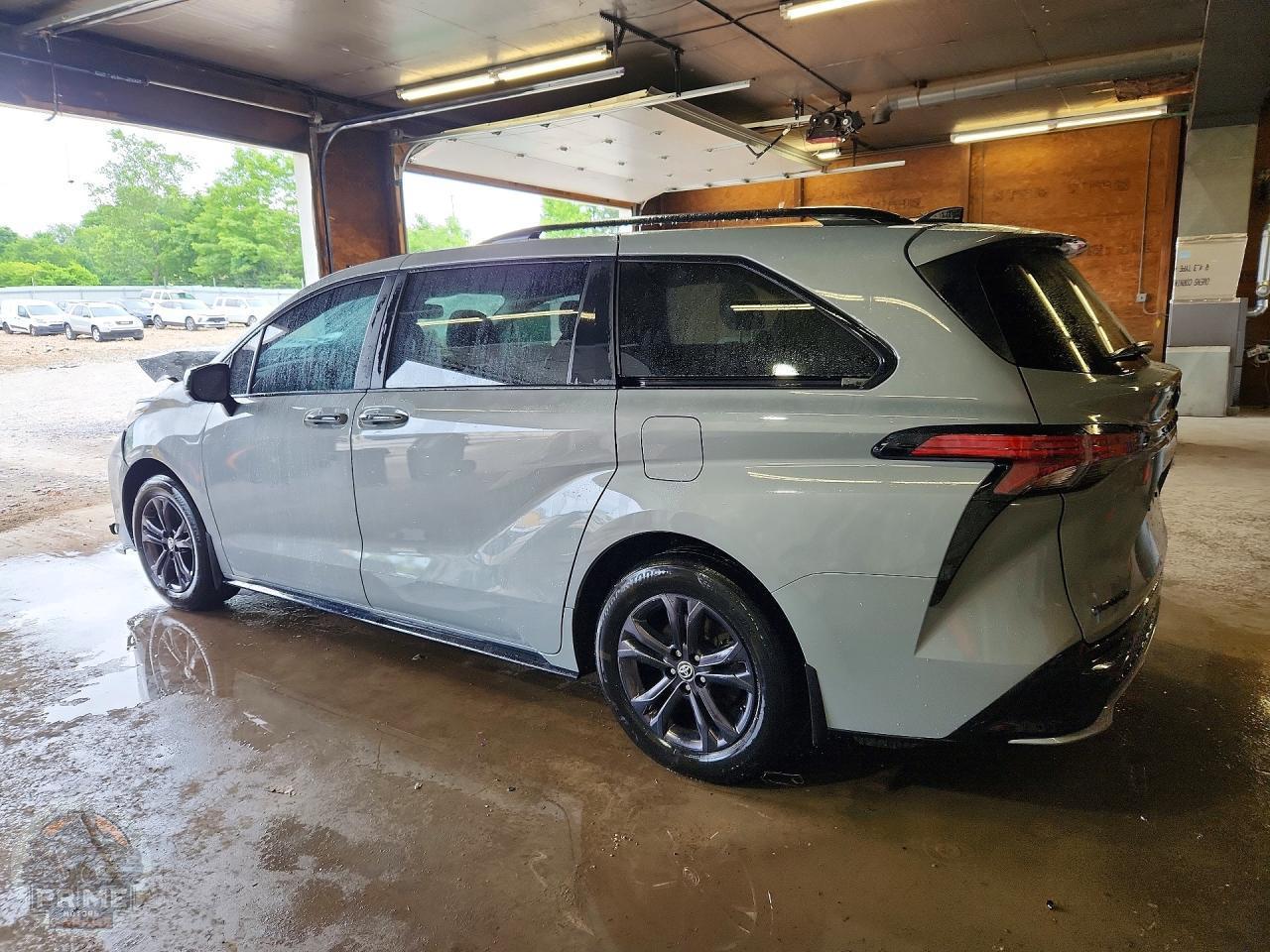 2025 TOYOTA SIENNA — фото 2