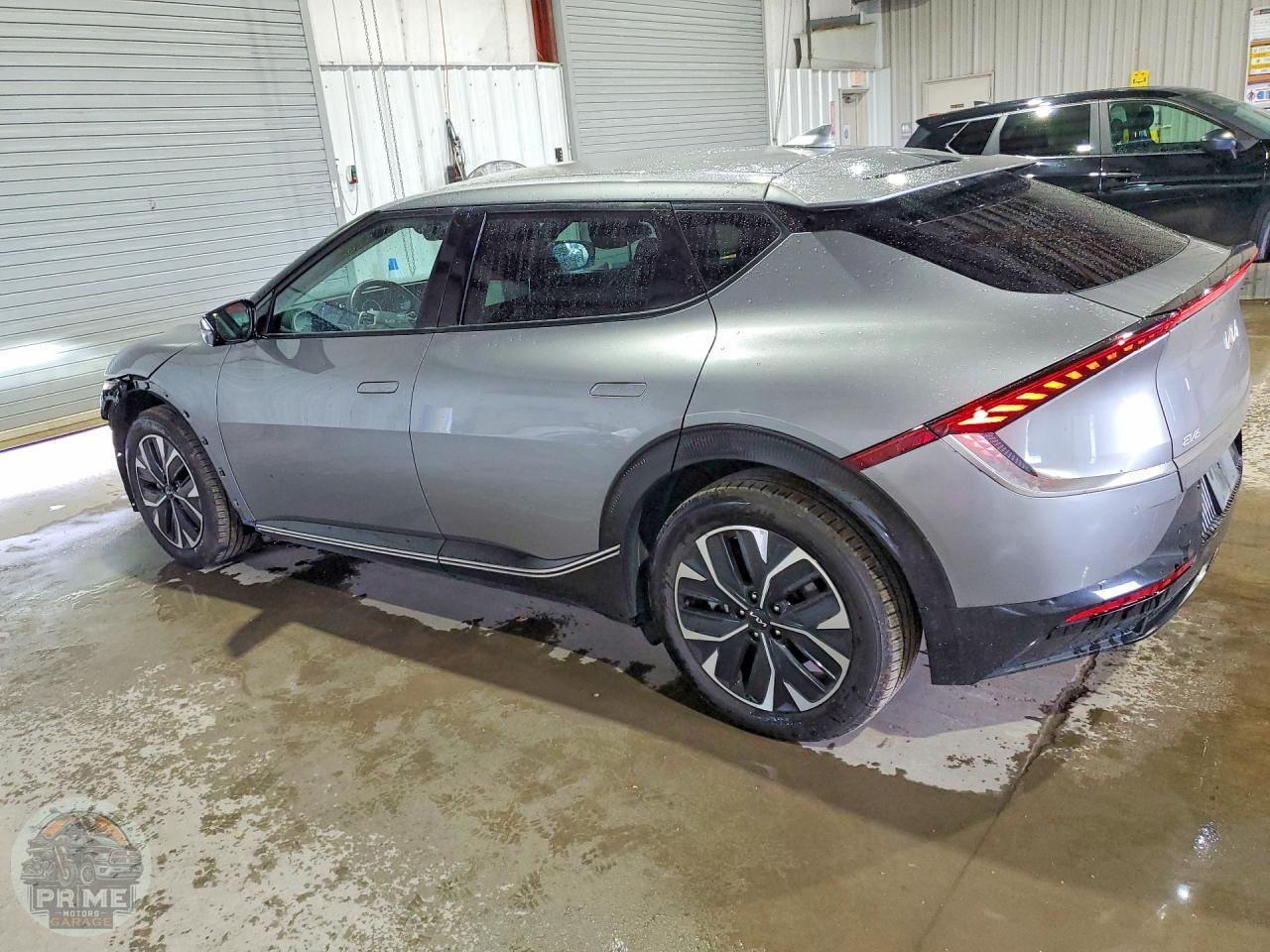 2023 KIA EV6 — фото 2