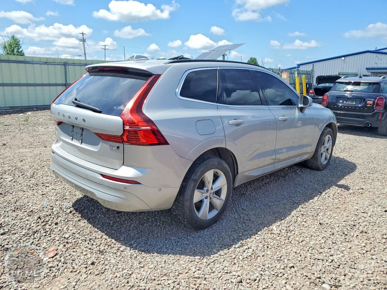 2022 VOLVO XC60 — фото 3