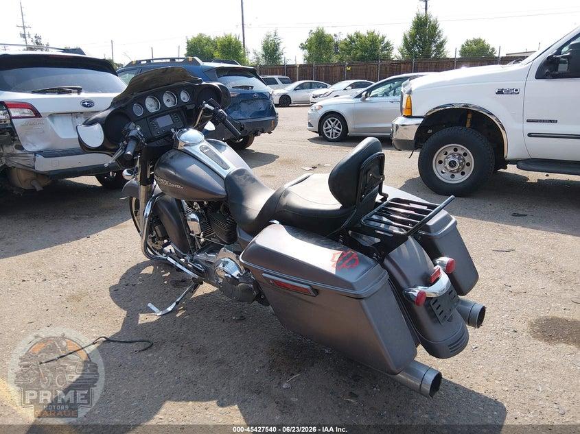 2015 HARLEY-DAVIDSON FLHX (STREET GLIDE) STREET GLIDE — фото 3