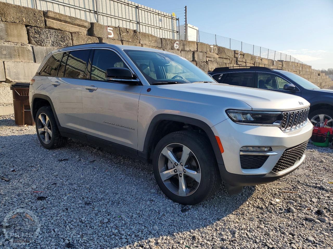 2022 JEEP GRAND CHEROKEE — фото 4