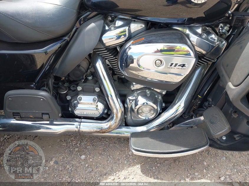 2022 HARLEY-DAVIDSON FLHTCUTG (TRI GLIDE ULTRA CLASSIC) — фото 8