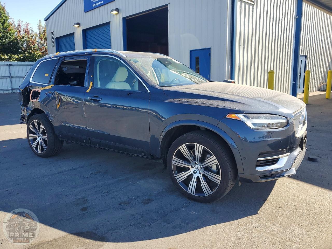2025 VOLVO XC90 — фото 4