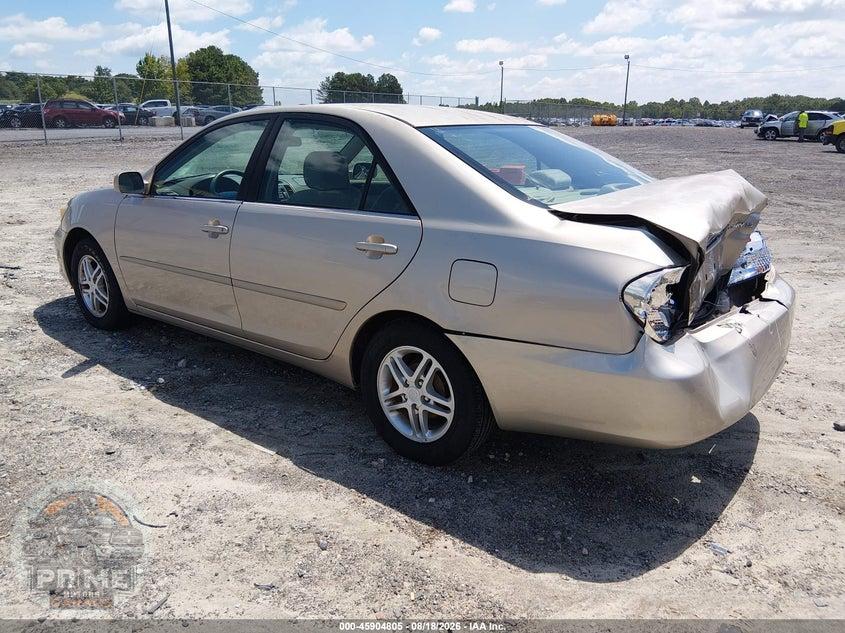2003 TOYOTA CAMRY LE/XLE/SE — фото 3