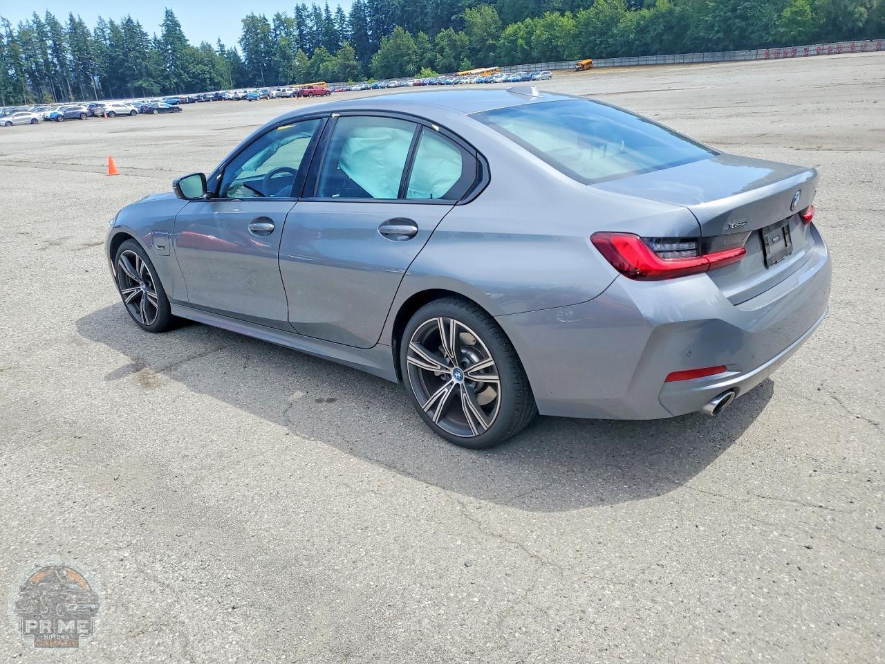 2023 BMW 3 SERIES — фото 2