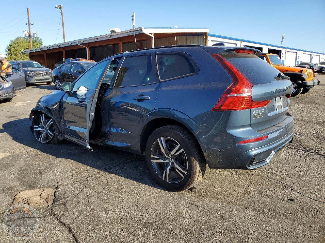2022 VOLVO XC60 — фото 4