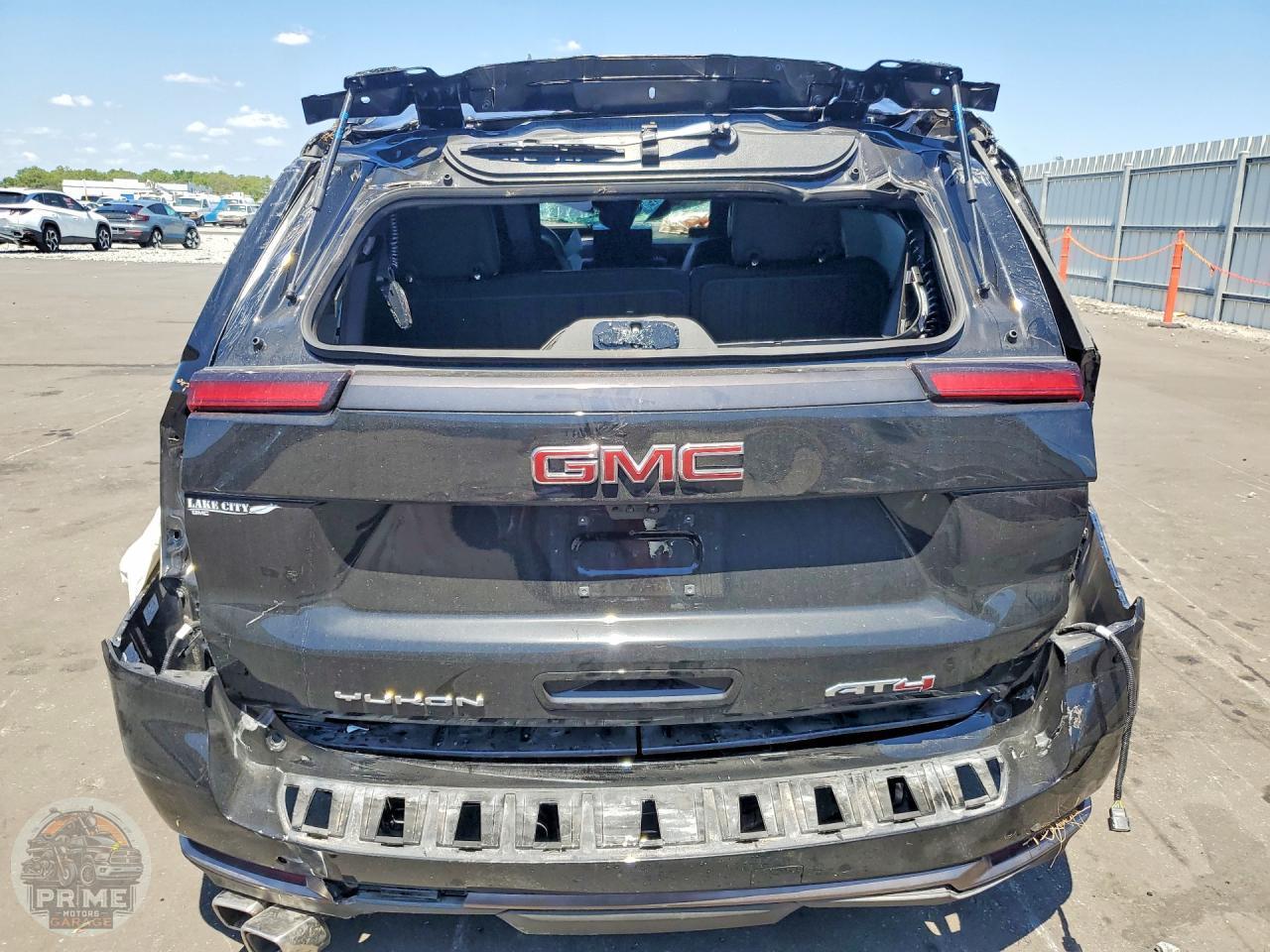 2026 GMC YUKON — фото 12