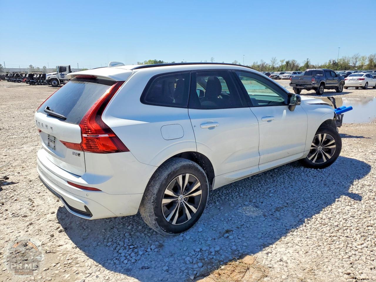 2025 VOLVO XC60 — фото 3
