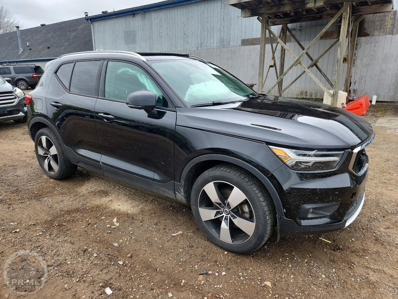 2020 VOLVO XC40 — фото 4