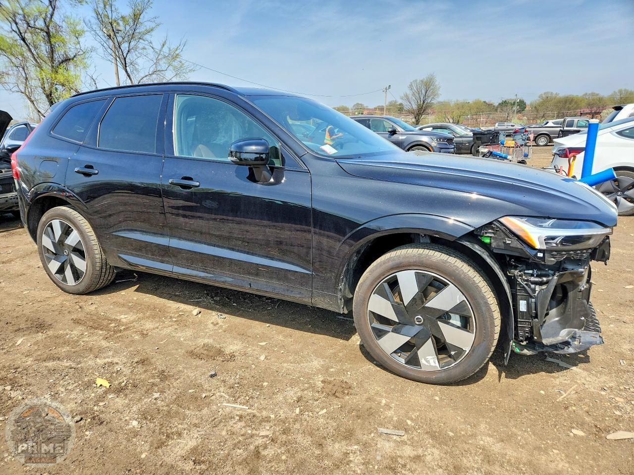 2025 VOLVO XC60 — фото 4