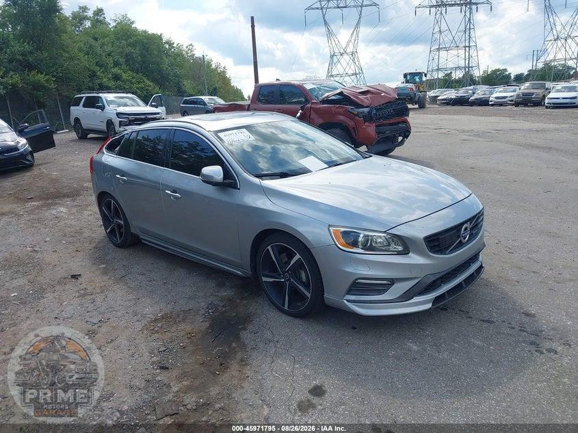 2015 VOLVO V60 T6 R-DESIGN PLATINUM — фото 1