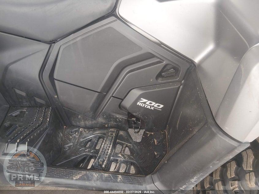 2025 CAN-AM OUTLANDER MAX XT 700 — фото 8