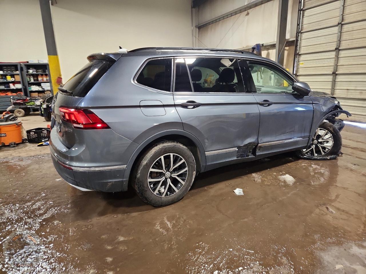 2021 VOLKSWAGEN TIGUAN — фото 2