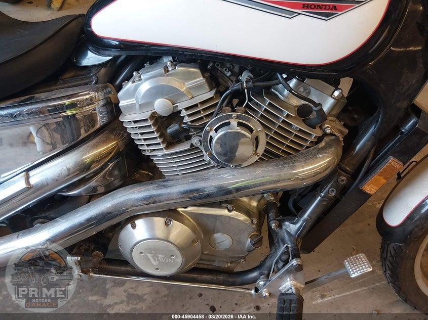 1995 HONDA VT1100 C — фото 8