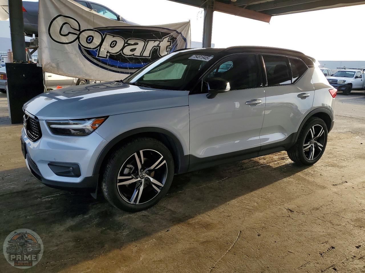 2021 VOLVO XC40 — фото 1