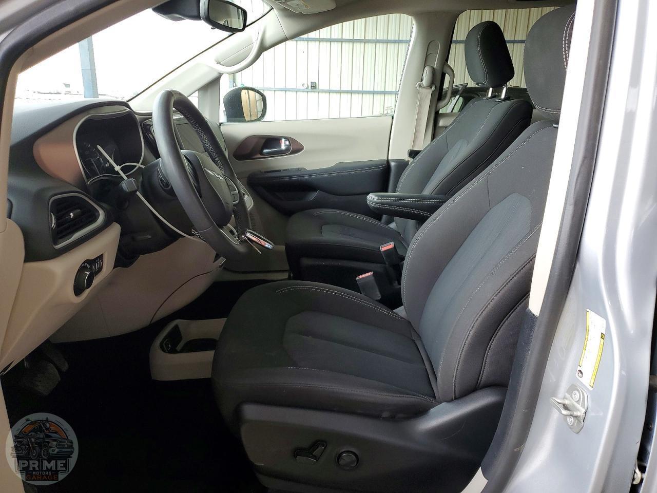 2023 CHRYSLER VOYAGER — фото 13