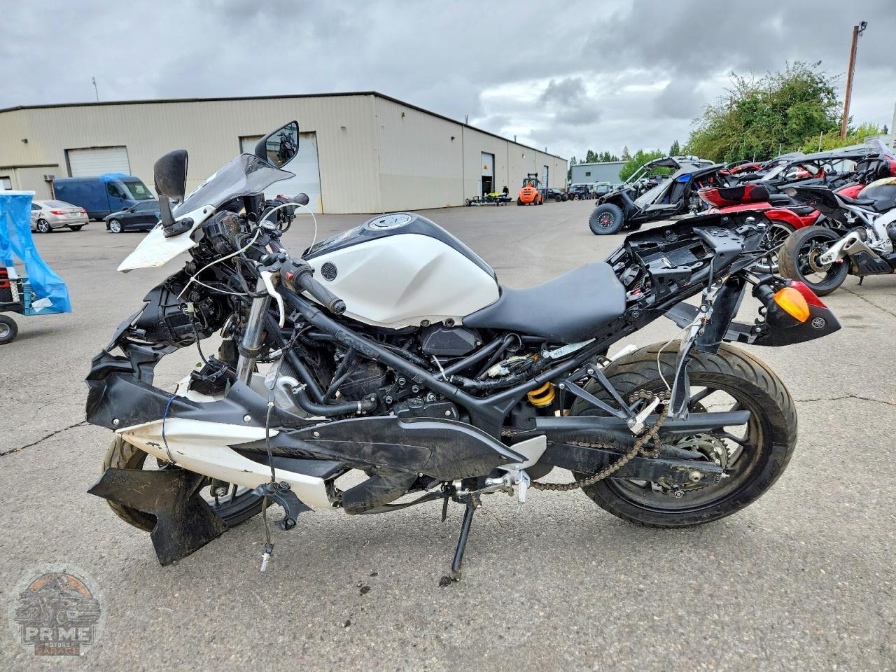 2017 YAMAHA YZFR3 — фото 3
