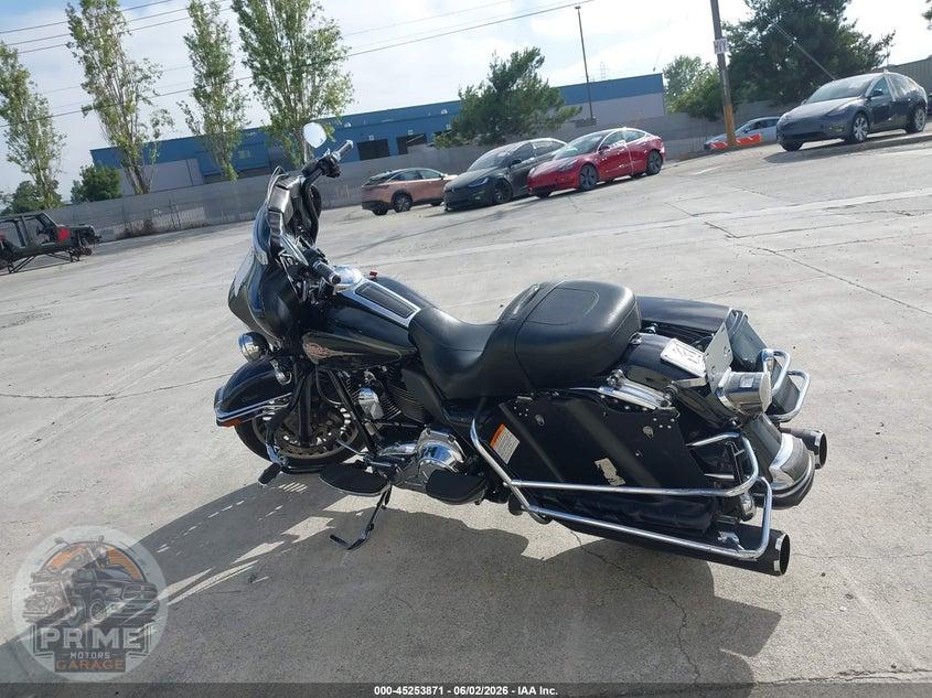 2011 HARLEY-DAVIDSON FLHTC (ELECTRA GLIDE CLASSIC) — фото 3
