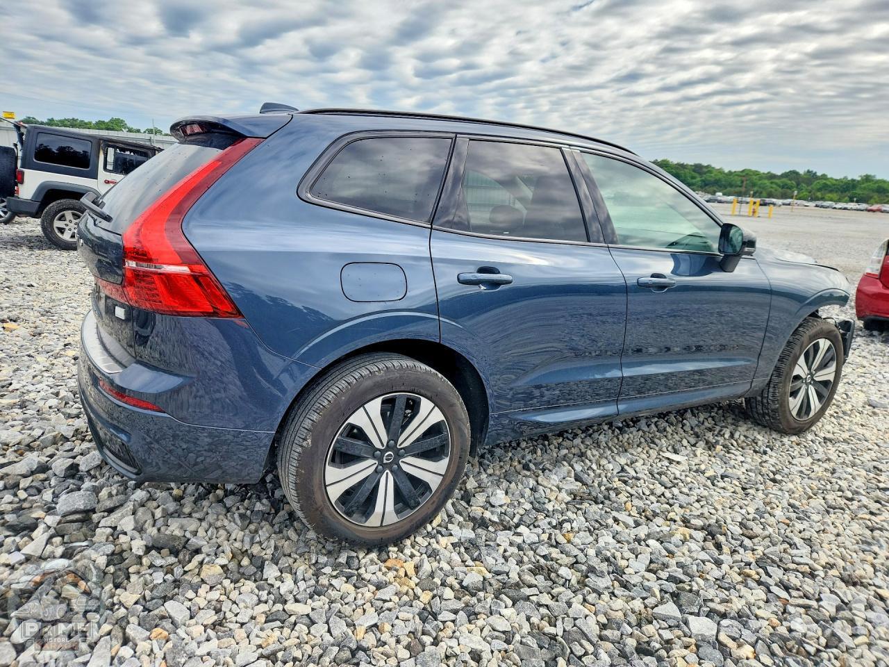 2024 VOLVO XC60 — фото 3